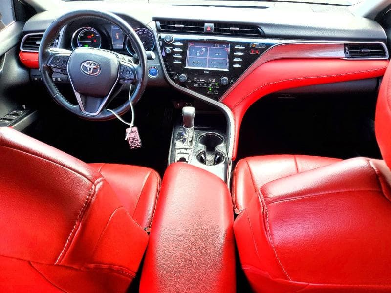 2020 TOYOTA CAMRY SE 8