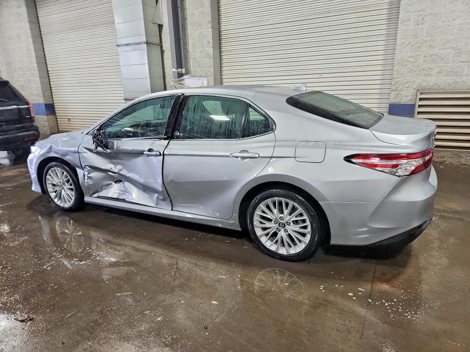 2019 TOYOTA CAMRY HYBRID XLE 2