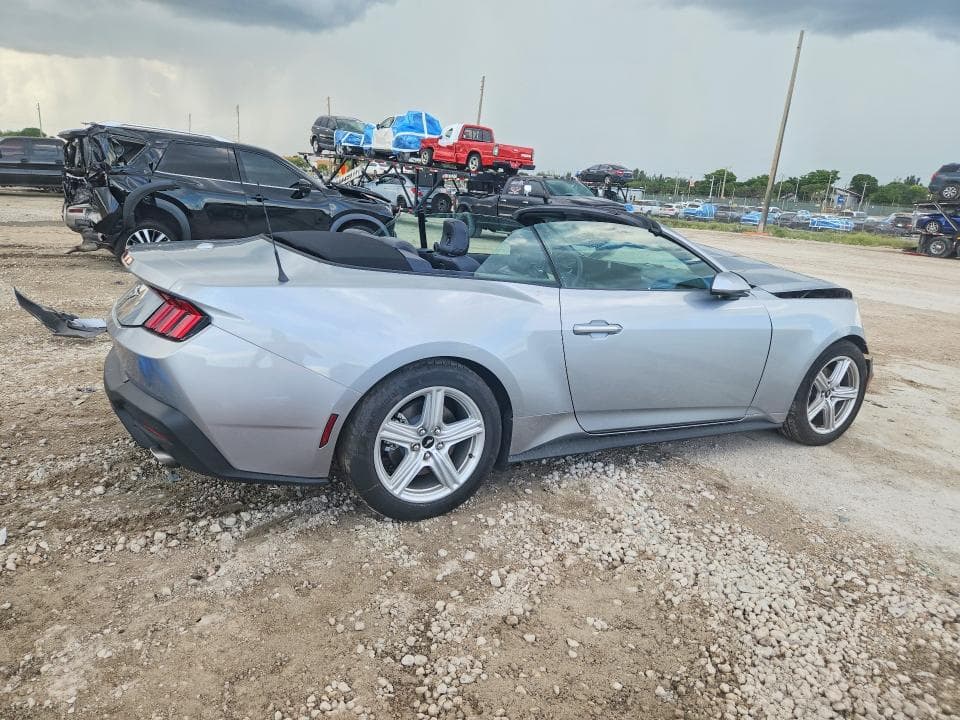 2026 FORD MUSTANG 3