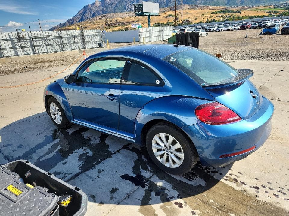2019 VOLKSWAGEN BEETLE S 2