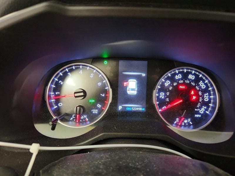 2022 TOYOTA RAV4 XLE 9