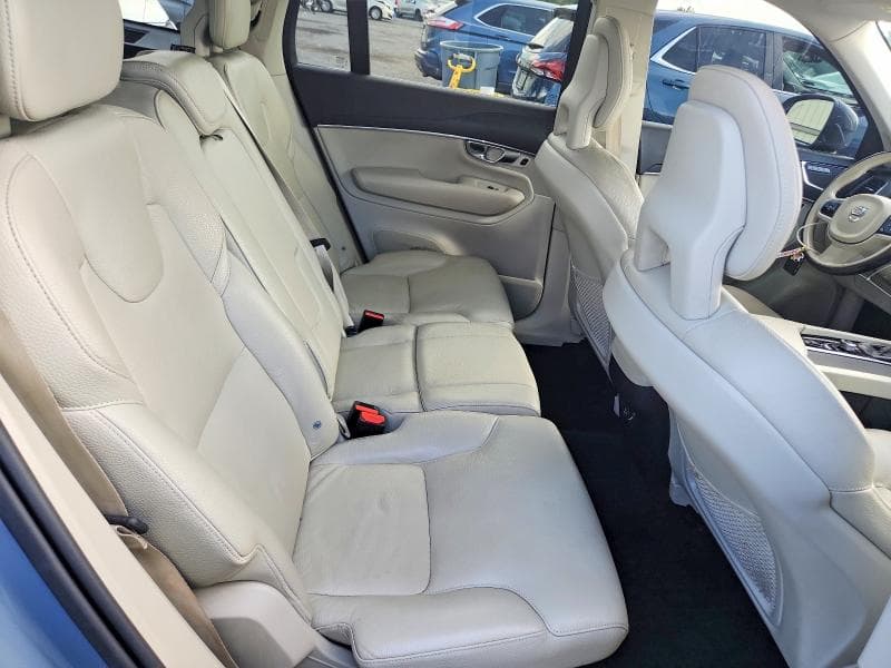2020 VOLVO XC90 T6 MOMENTUM 11