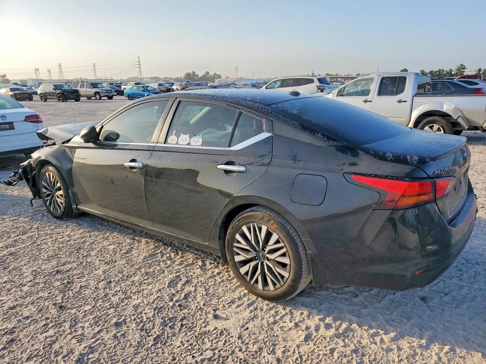 2024 NISSAN ALTIMA SV 2