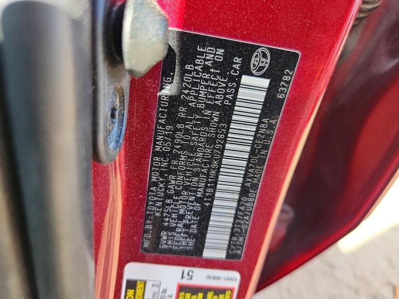 2019 TOYOTA CAMRY LE 13