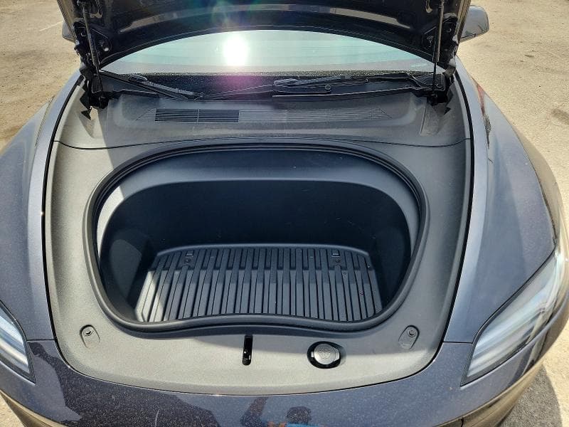2025 TESLA MODEL 3 11