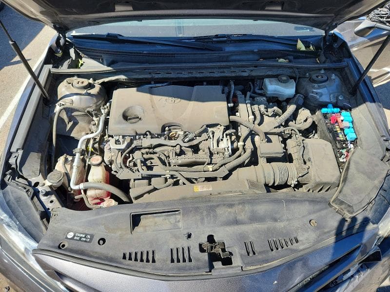 2020 TOYOTA CAMRY SE 11