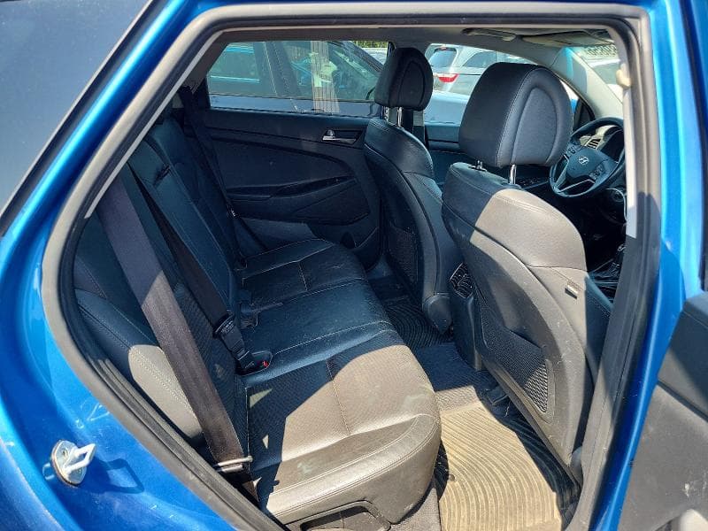2017 HYUNDAI TUCSON SE 11
