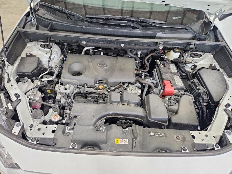 2024 TOYOTA RAV4 XLE 11
