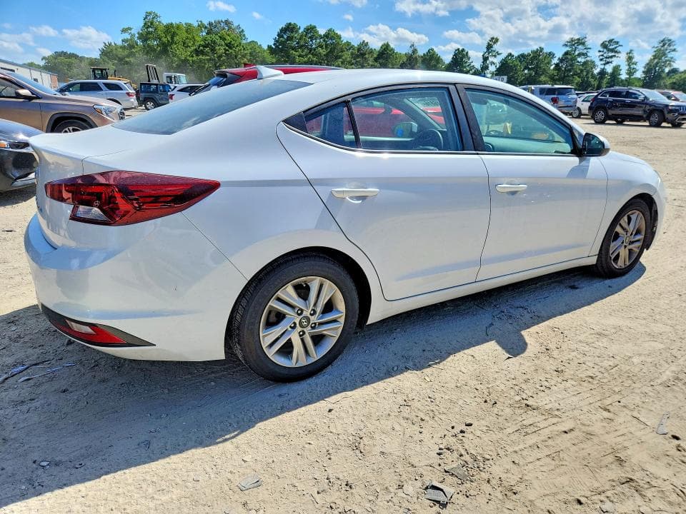 2020 HYUNDAI ELANTRA SEL 3
