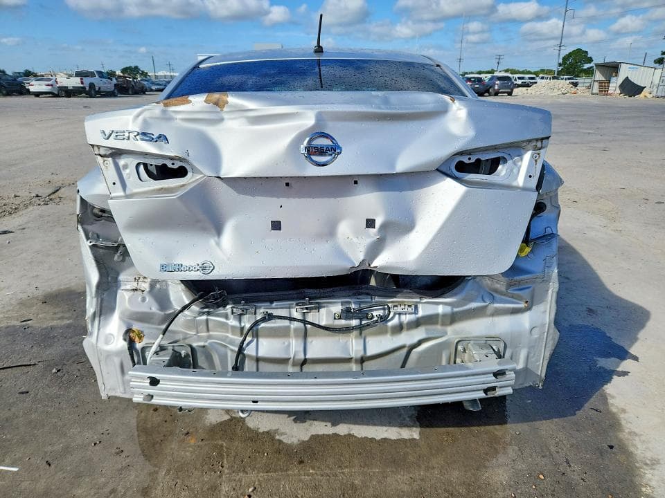 2021 NISSAN VERSA S 6