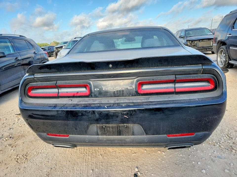 2017 DODGE CHALLENGER SXT 6