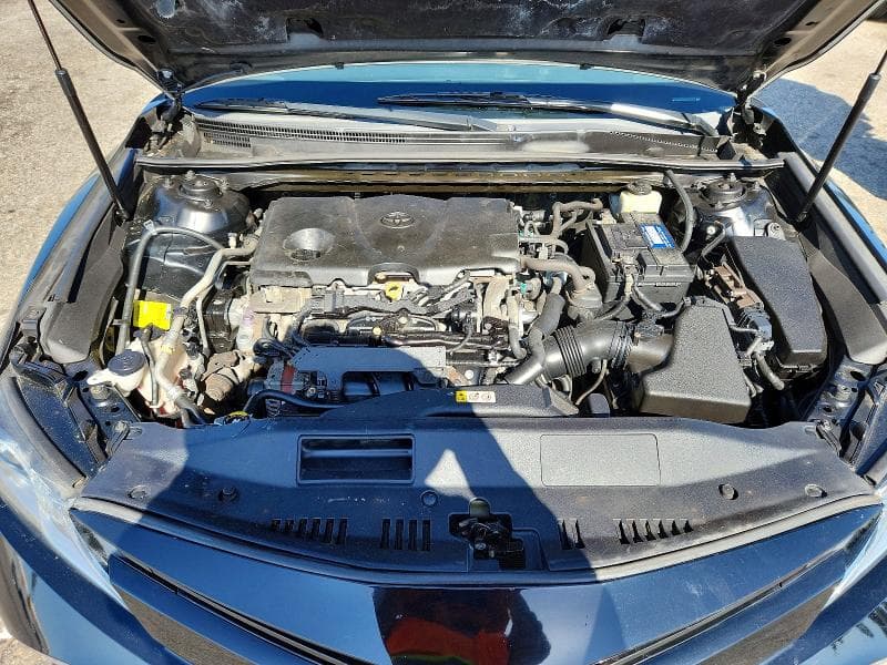 2018 TOYOTA CAMRY LE 11