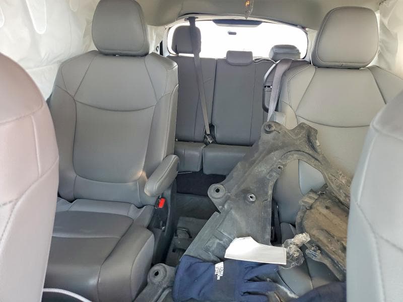 2022 TOYOTA SIENNA XLE 10