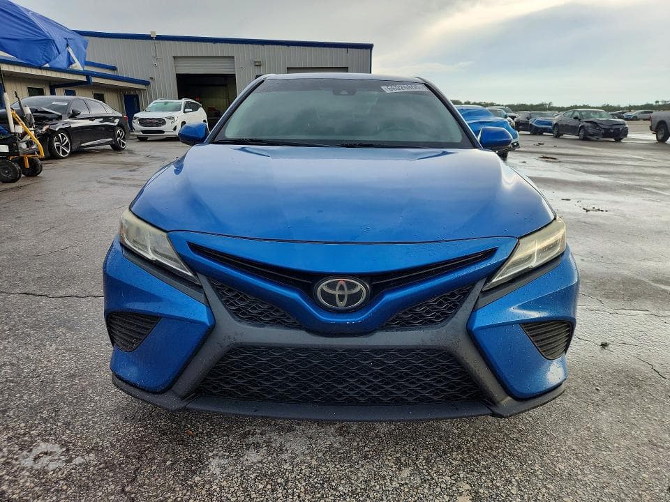 2019 TOYOTA CAMRY SE 5