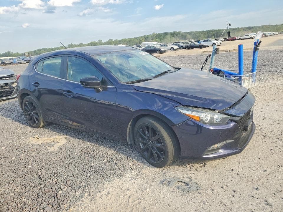 2018 MAZDA 3 TOURING 4