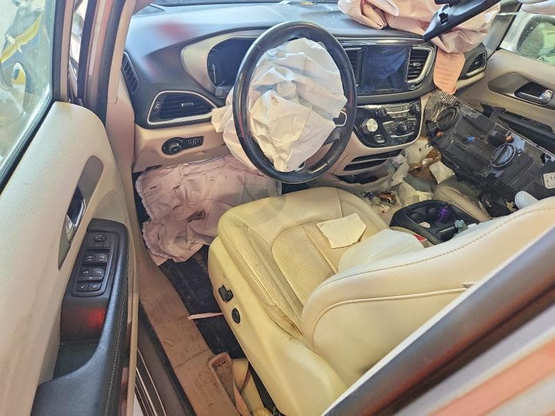 2018 CHRYSLER PACIFICA HYBRID TOURING L 8