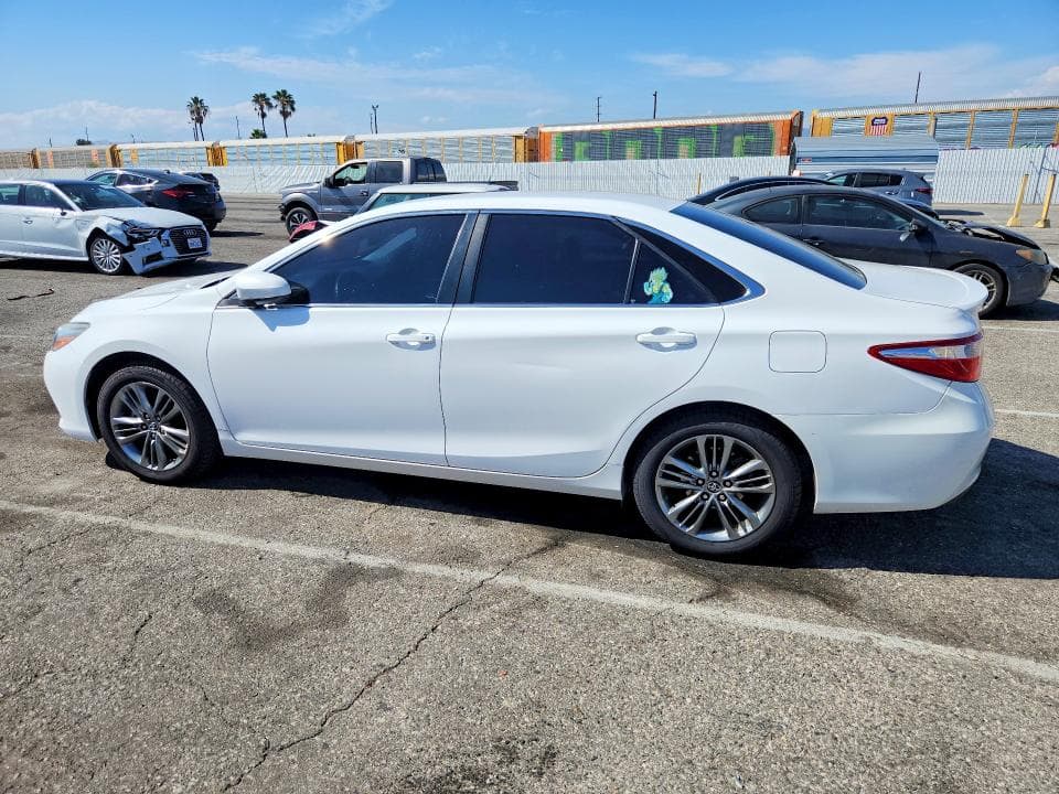 2017 TOYOTA CAMRY SE 2