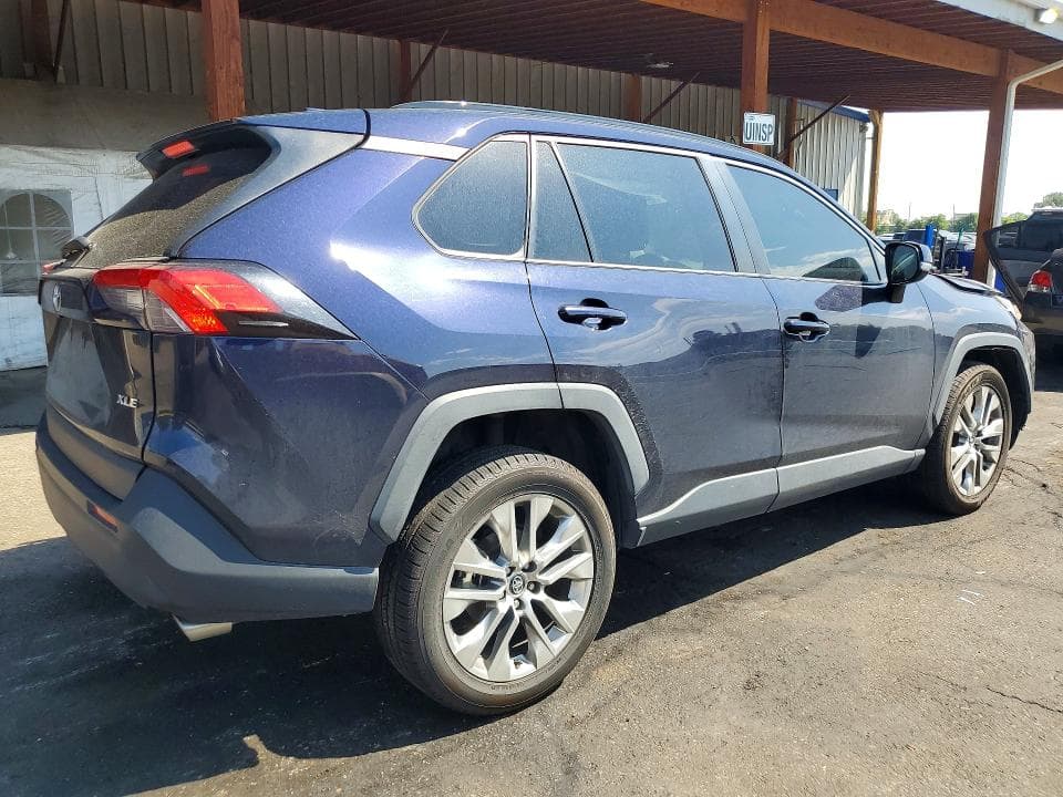 2021 TOYOTA RAV4 XLE PREMIUM 3