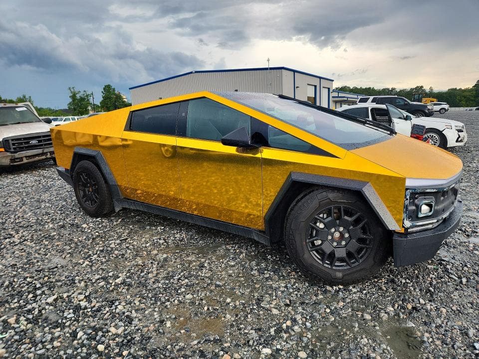 2025 TESLA CYBERTRUCK 4