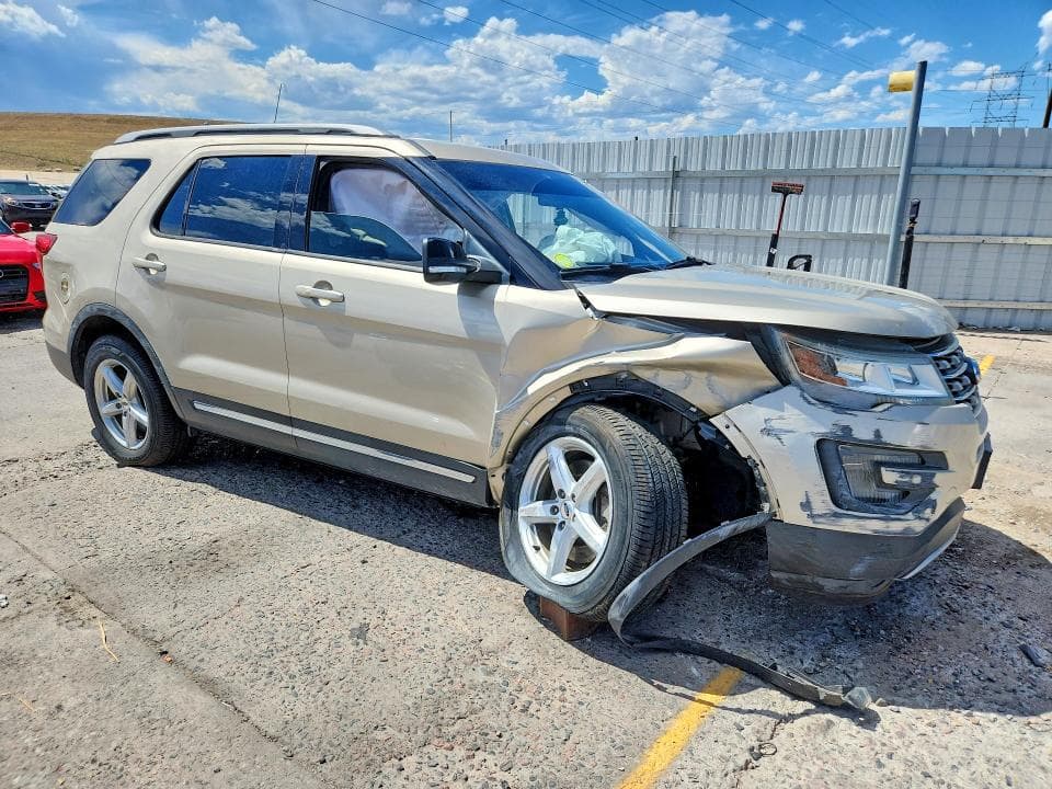 2017 FORD EXPLORER XLT 4