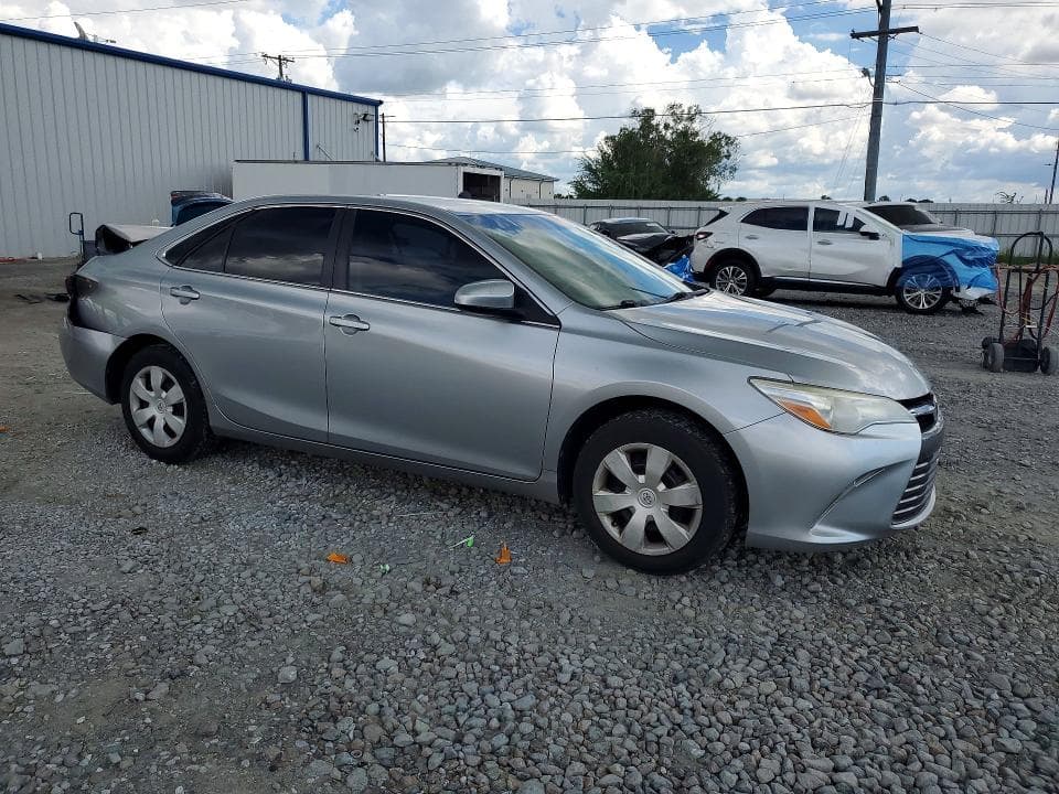 2017 TOYOTA CAMRY LE 4
