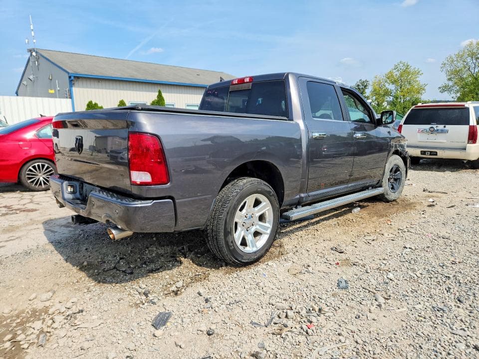 2017 RAM 1500 SLT 3