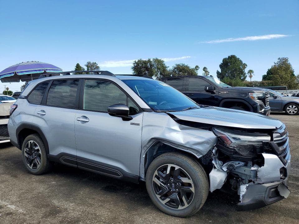 2025 SUBARU FORESTER LIMITED 4