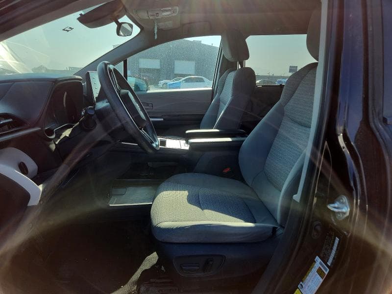 2023 TOYOTA SIENNA LE 7