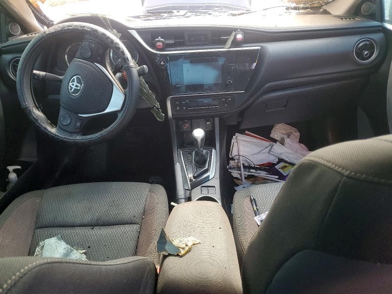 2018 TOYOTA COROLLA LE 8