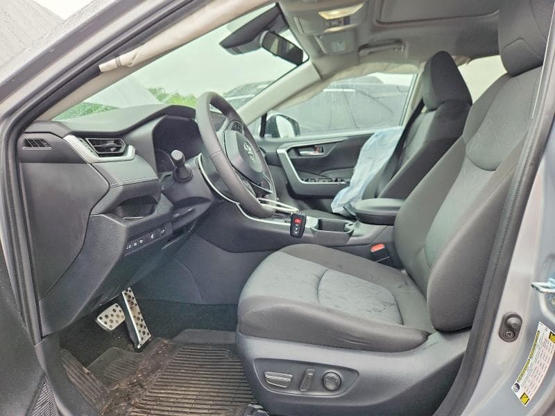 2024 TOYOTA RAV4 XLE 7