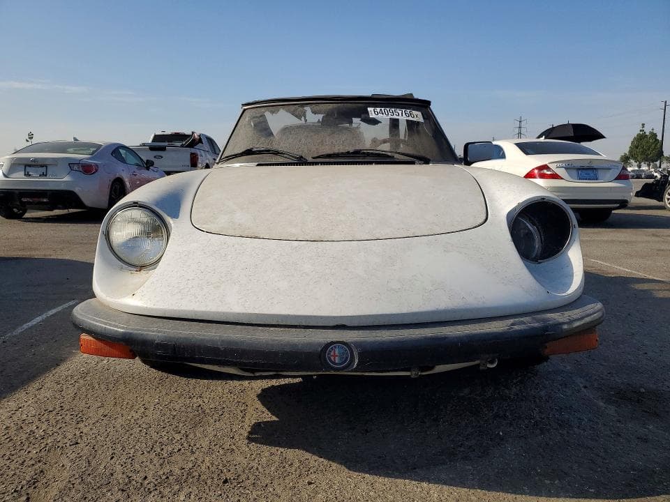 1982 ALFA ROMEO VELOCE 2000 SPIDER 5