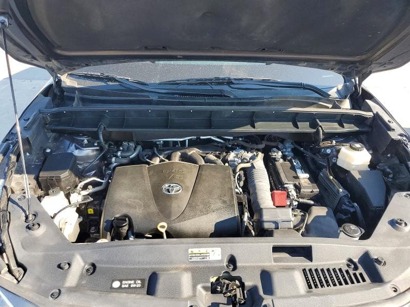 2021 TOYOTA HIGHLANDER XLE 12