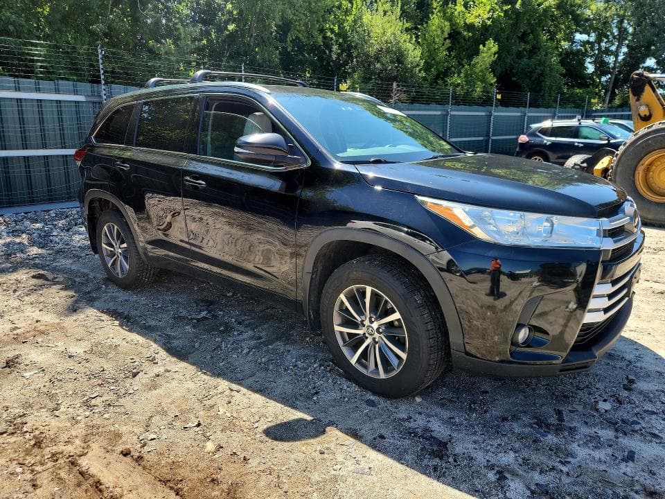 2018 TOYOTA HIGHLANDER XLE 4