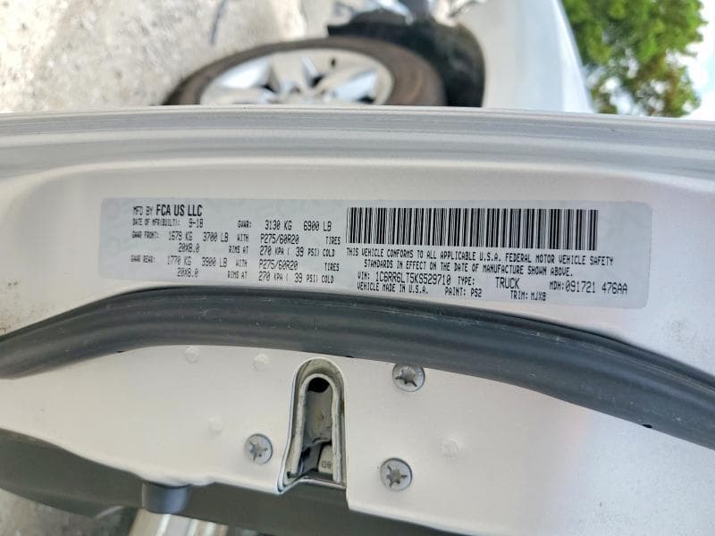2019 RAM 1500 CLASSIC SLT 12