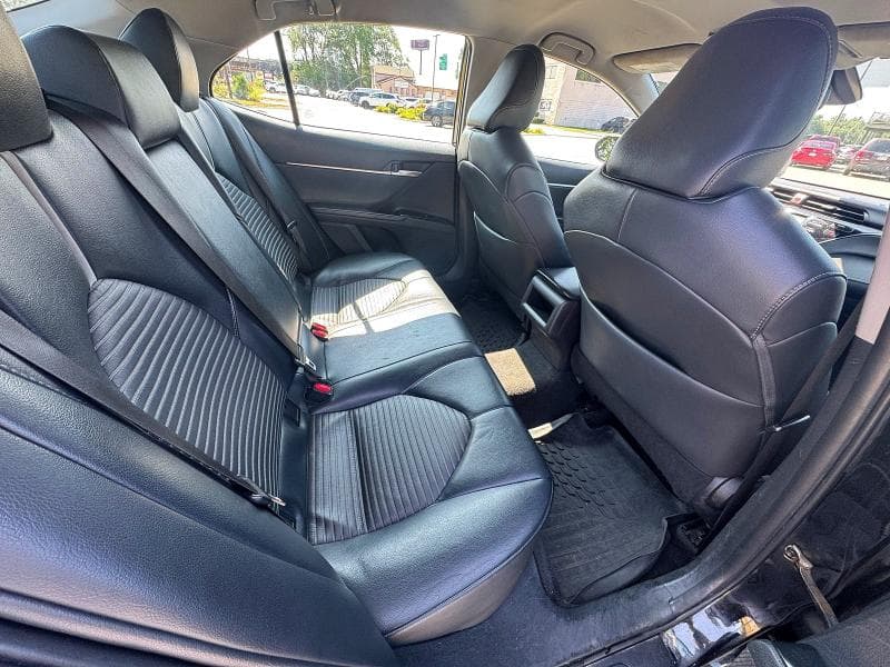 2019 TOYOTA CAMRY SE 6