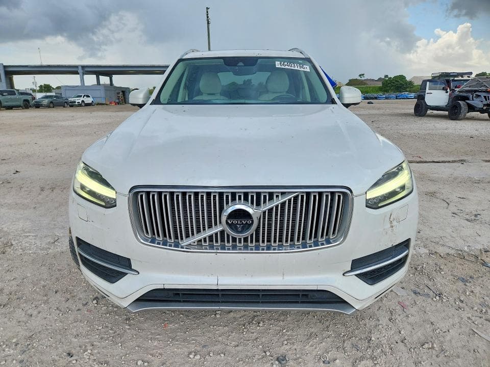 2017 VOLVO XC90 T6 5