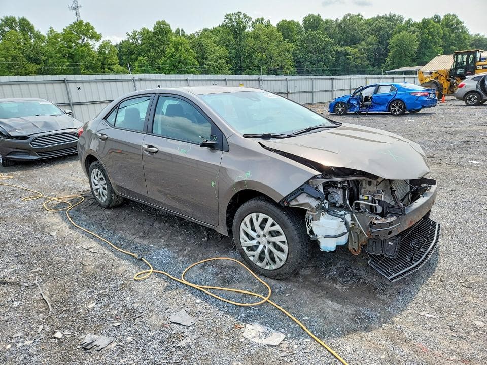 2017 TOYOTA COROLLA LE 4