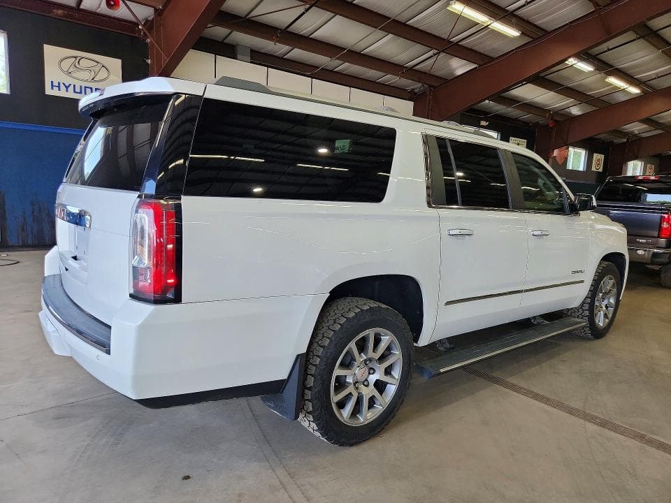 2017 GMC YUKON XL DENALI 3