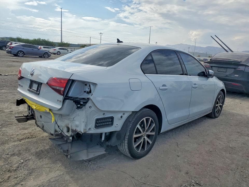2017 VOLKSWAGEN JETTA SE 3