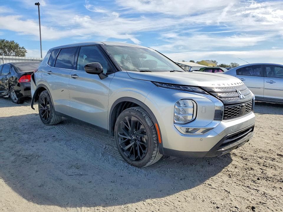 2022 MITSUBISHI OUTLANDER SE 4