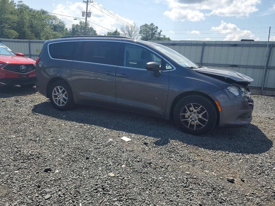 2020 CHRYSLER VOYAGER LX 4