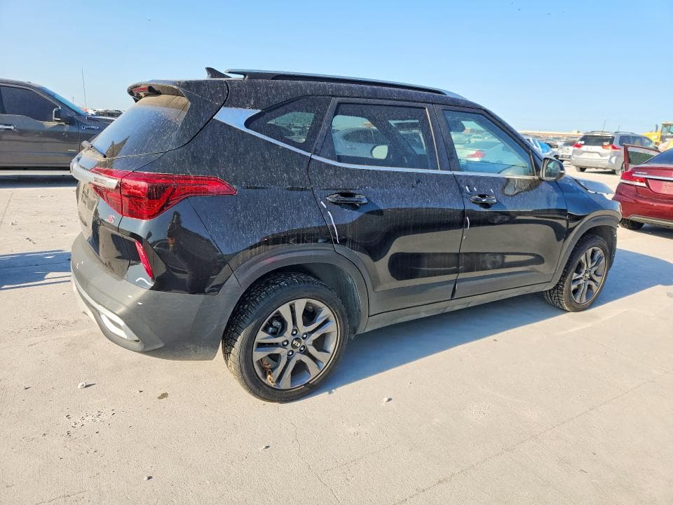 2021 KIA SELTOS S 3