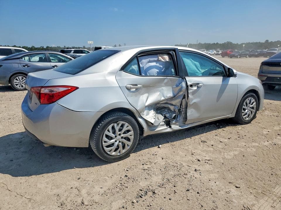 2017 TOYOTA COROLLA LE 3
