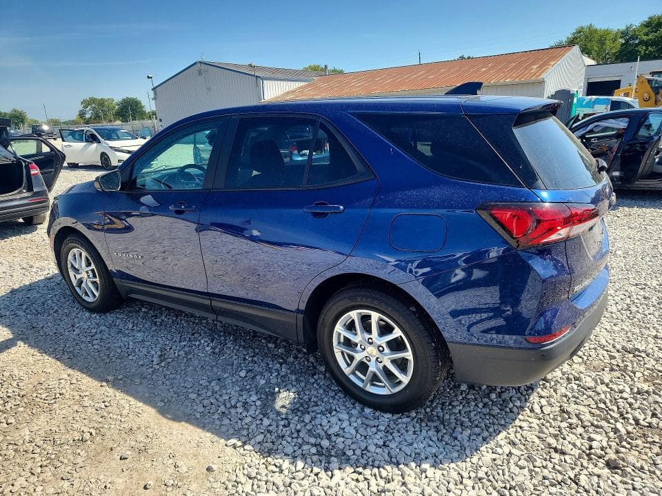 2022 CHEVROLET EQUINOX LS 2