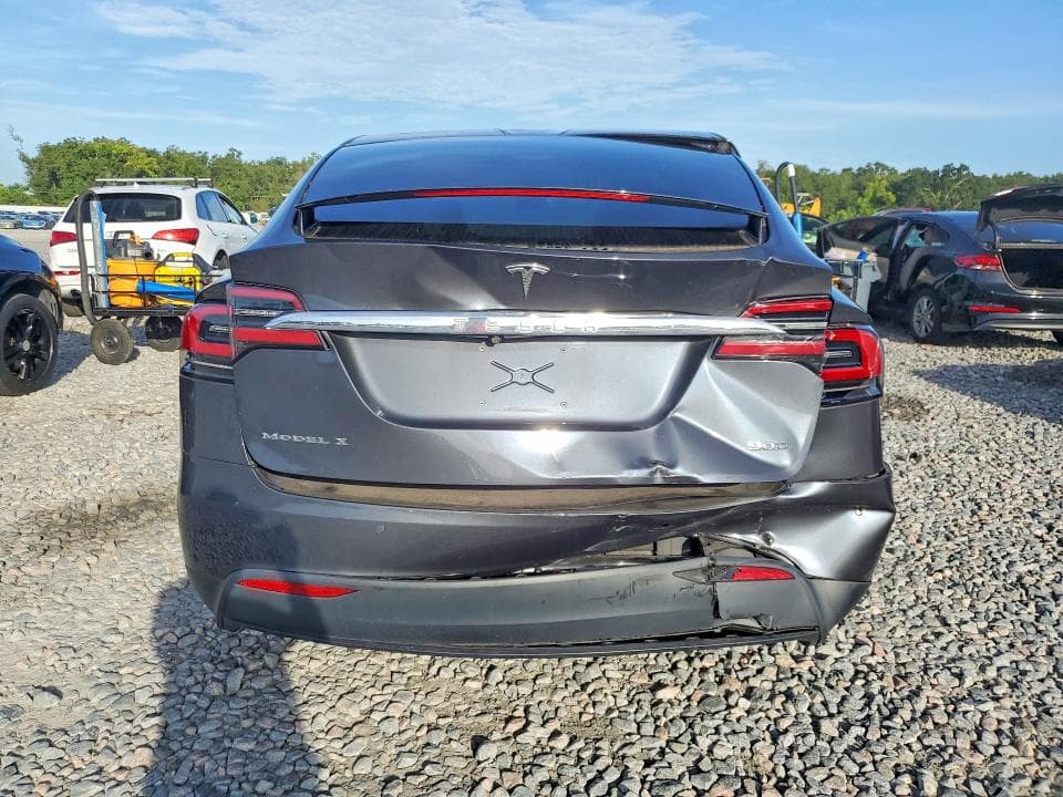 2017 TESLA MODEL X 6