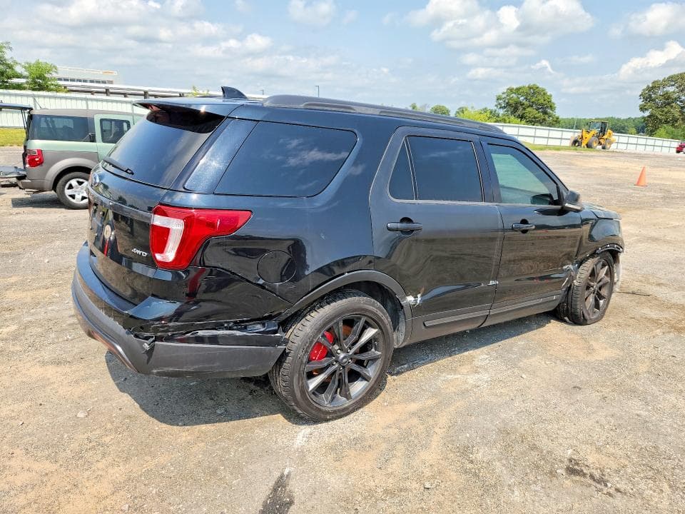 2017 FORD EXPLORER XLT 3