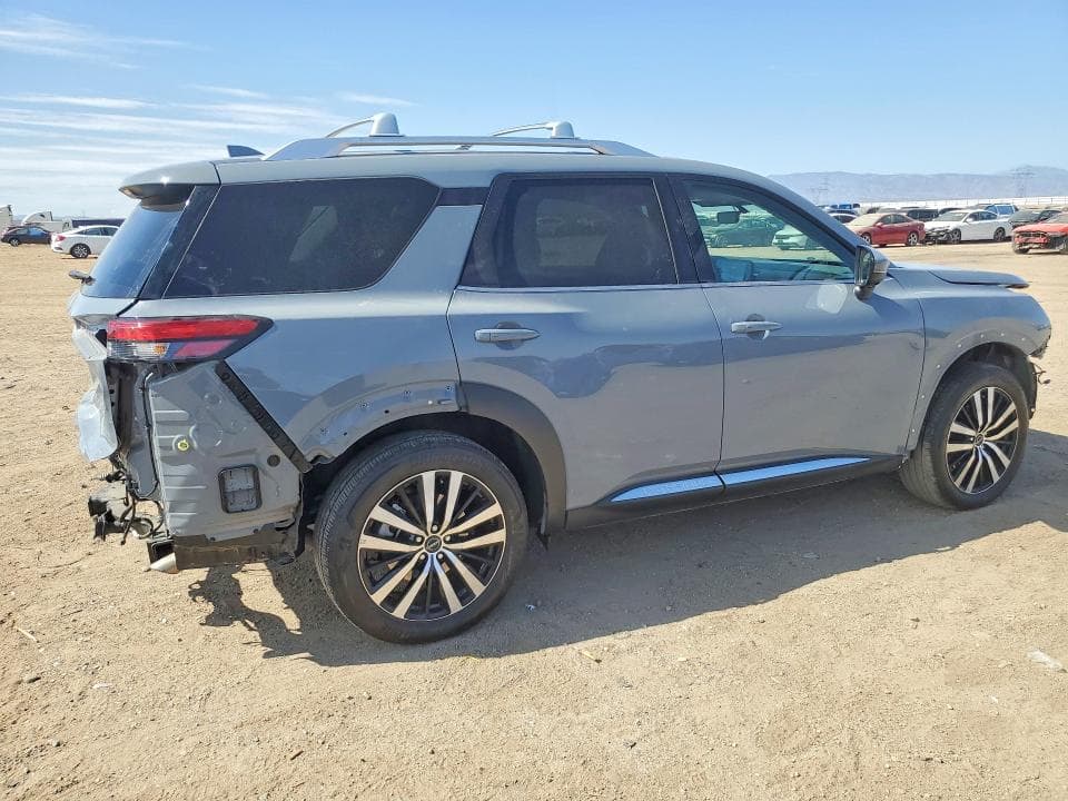 2025 NISSAN PATHFINDER PLATINUM 3