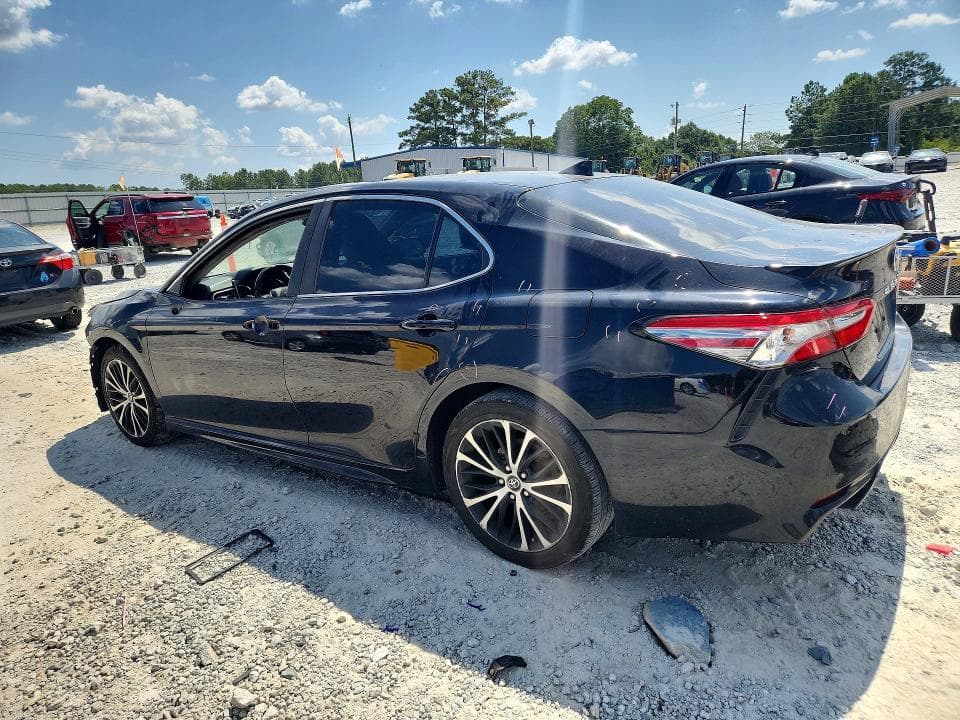 2019 TOYOTA CAMRY SE 2