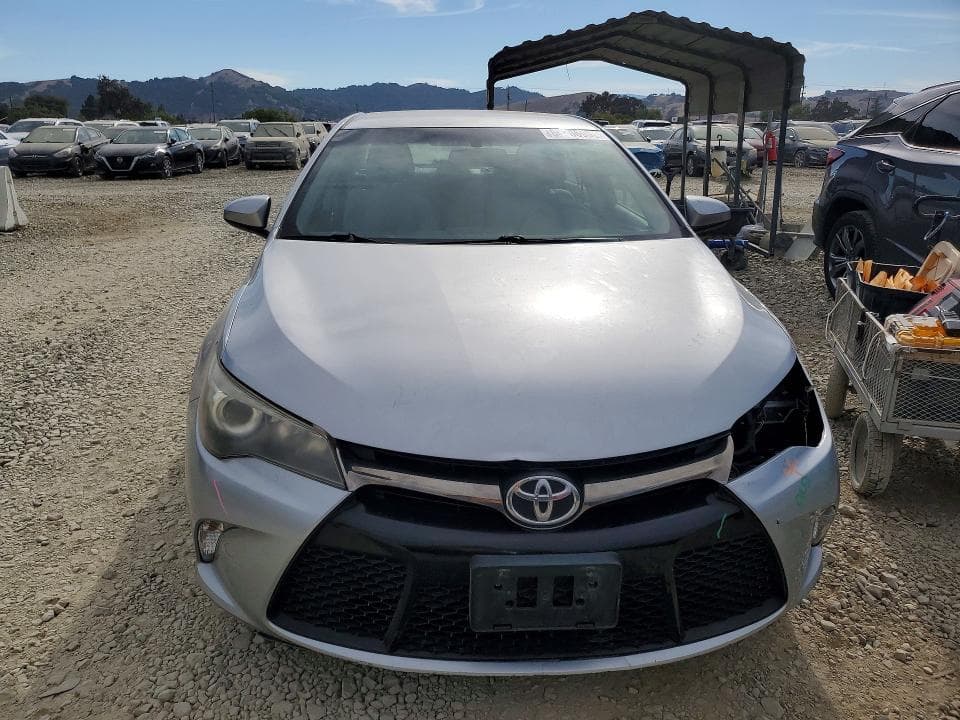 2017 TOYOTA CAMRY SE 5