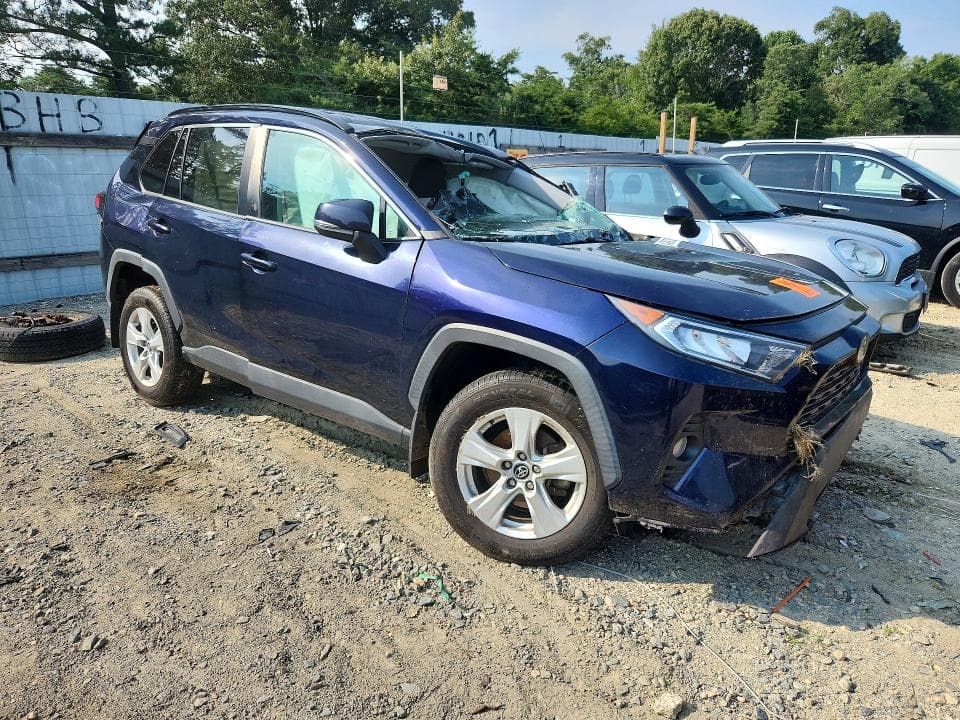 2020 TOYOTA RAV4 XLE 4